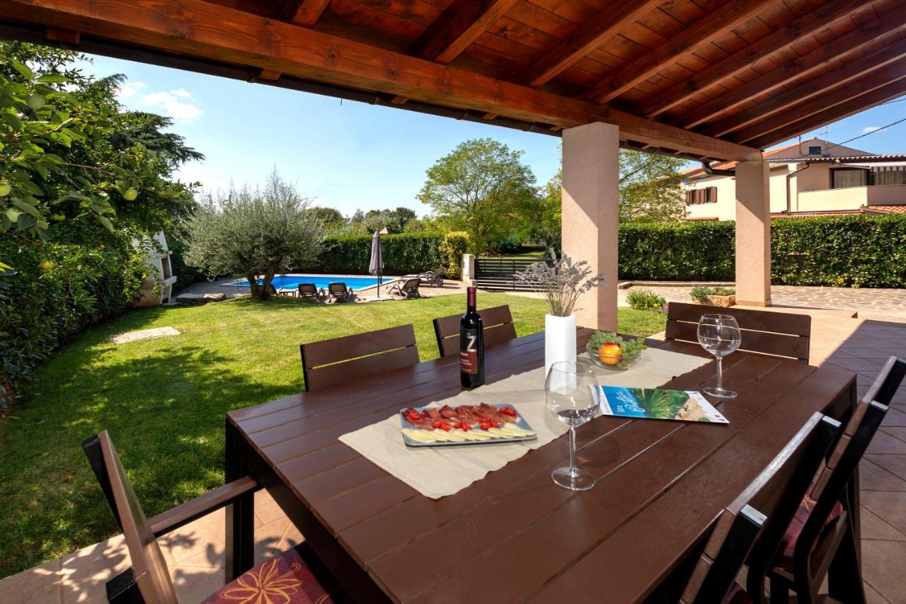 Nina With Private Pool Near *