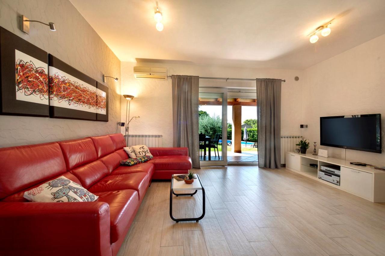Ferienhaus Nina With Private Pool Near Poreč
